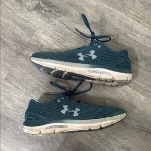 Under Armour teal / dark green running / athletic shoes Size 9.5